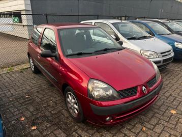 Renault clio benzine automaat gekeurd beschikbaar voor biedingen