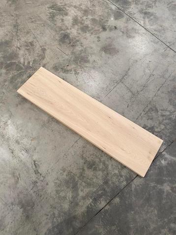 Traptreden met eiken toplaag beschikbaar voor biedingen