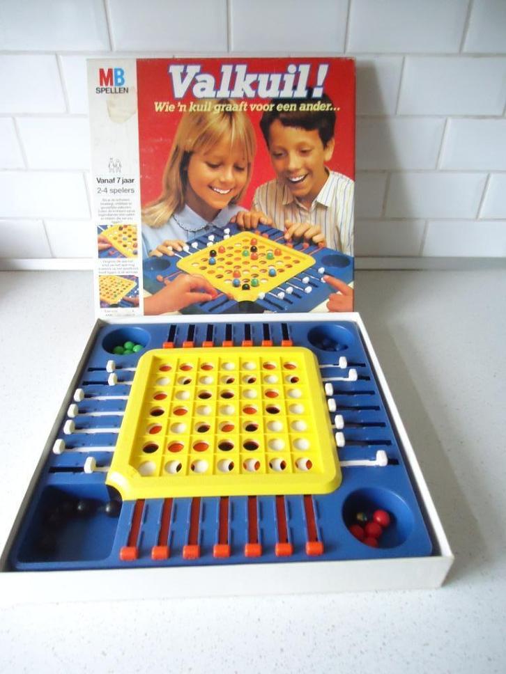 "Valkuil" van MB Spellen in goede staat !, Hobby en Vrije tijd, Gezelschapsspellen | Overige, Gebruikt, Een of twee spelers, Drie of vier spelers