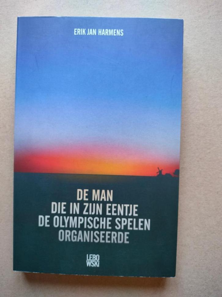 De man die in zijn eentje de Olympische Spelen organiseerde, Boeken, Romans, Zo goed als nieuw, Nederland, Ophalen of Verzenden