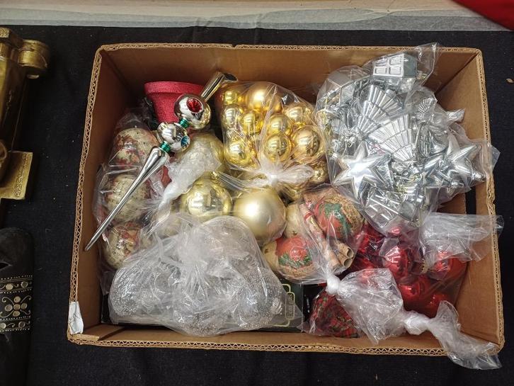 Kerstversiering 2 bananendozen vol, Diversen, Kerst, Zo goed als nieuw, Ophalen