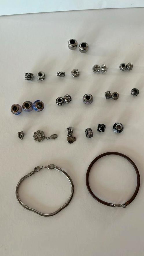 Bedels en armbanden te koop, Handtassen en Accessoires, Bedels, Zo goed als nieuw, Ophalen of Verzenden
