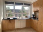 Keuken met spoelbak, kookvuur, dampkap en frigo, Huis en Inrichting, Keuken | Complete keukens, Ophalen, Gebruikt, Kunststof, Hoekkeuken