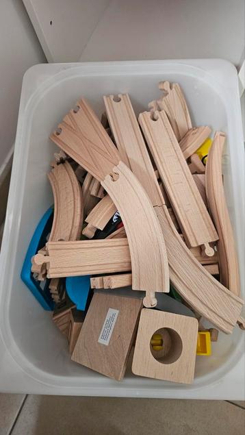 Hele bak ikea houten treinsporen beschikbaar voor biedingen