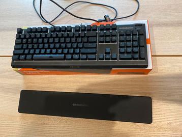 SteelSeries Apex 3 est un clavier gaming beschikbaar voor biedingen