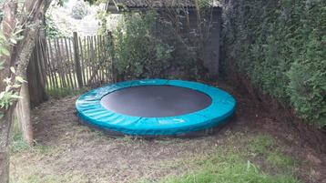Berg trampoline beschikbaar voor biedingen
