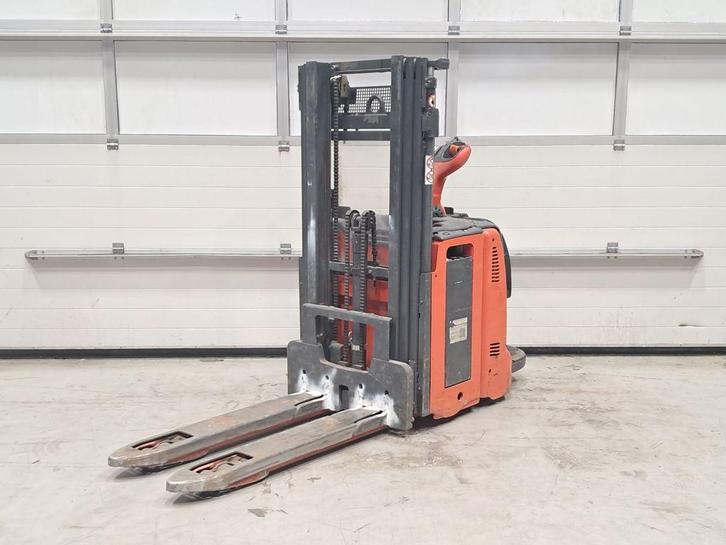 Linde D12 AP, Articles professionnels, Machines & Construction | Chariots élévateurs & Transport interne, Empileur, Électrique