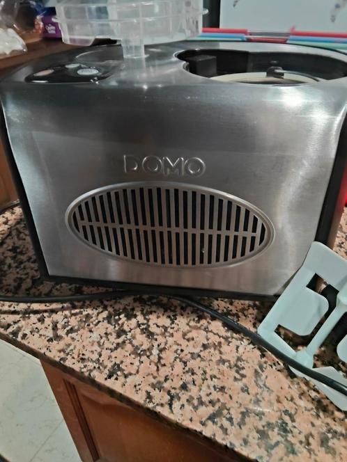 Domo zelfvriezende ijsmachine, Elektronische apparatuur, IJsmachines, Zo goed als nieuw, Ophalen