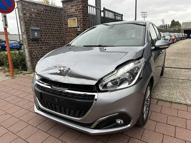 Peugeot 208 1.2 I MET 75DKM EDITION HANDELAARS & EXPORT, Auto's, Peugeot, Bedrijf, ABS, Airbags, Airconditioning, Bluetooth, Boordcomputer