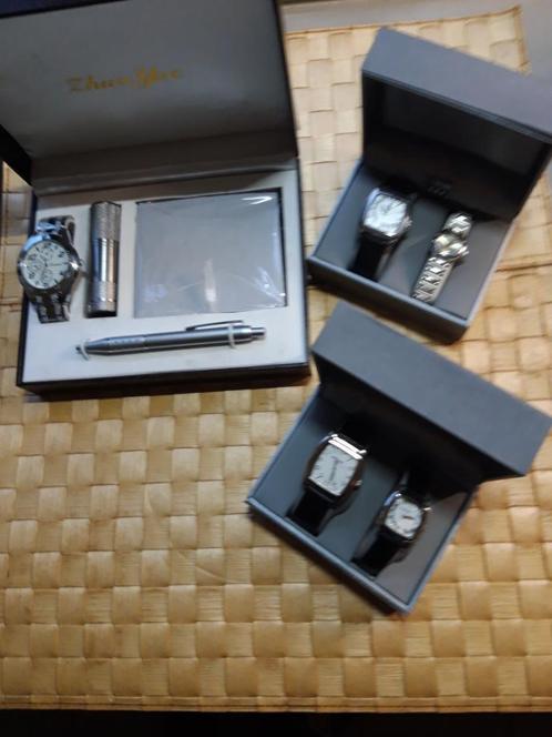4 horloges en 1 gift-box met o.a; horloge, Bijoux, Sacs & Beauté, Montres | Hommes, Neuf, Montre-bracelet, Autres marques, Acier