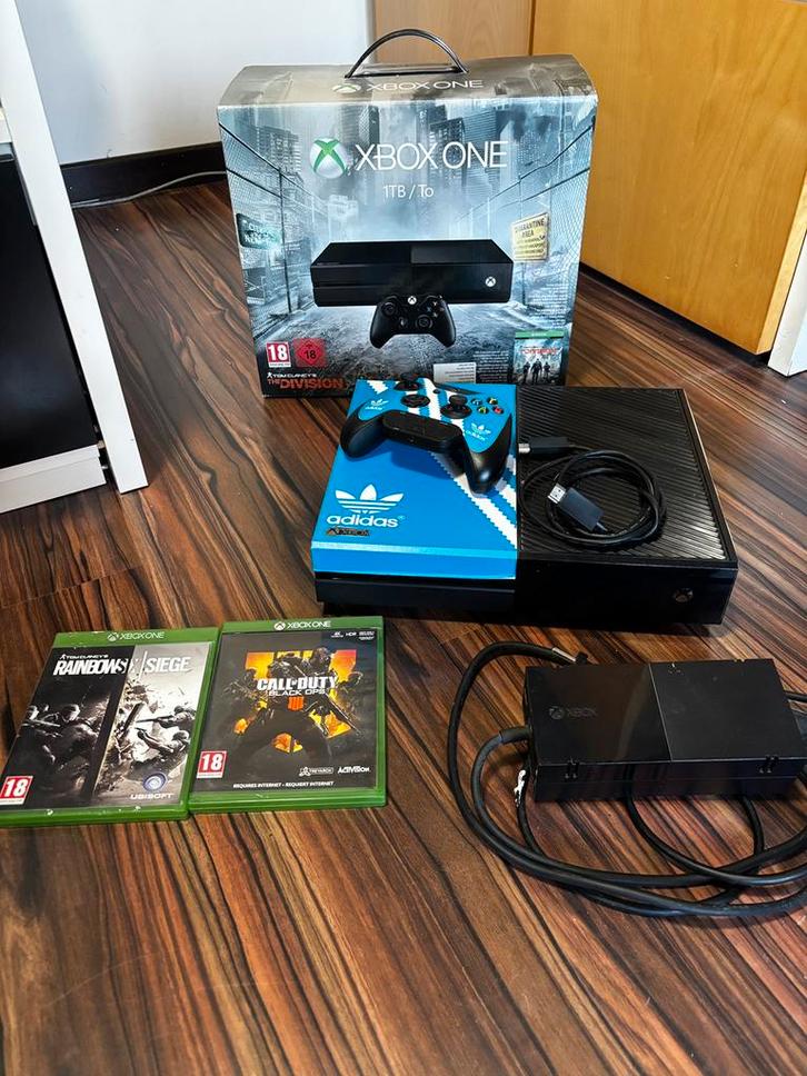 XBOX ONE 1TB + BOITE + MANETTE + JEUX + TOUS LES CABLES, Games en Spelcomputers, Spelcomputers | Xbox One, Zo goed als nieuw, Xbox One