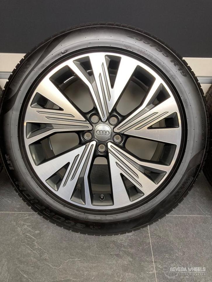 19” originele Audi Q4 Etron velgen + banden DEMO 5x112   89A, Auto-onderdelen, Banden en Velgen, Banden en Velgen, Zomerbanden