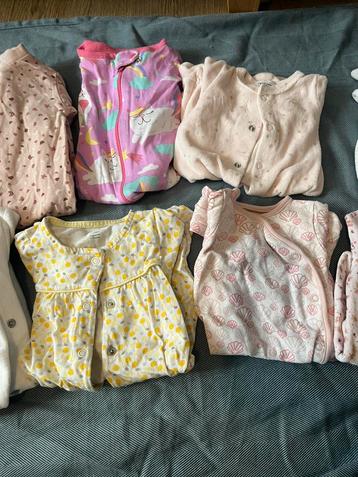 Lot Pyjamas bébé 1-3mois  beschikbaar voor biedingen