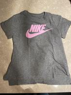 T-shirt Nike taille 128/137, Comme neuf, Fille, Chemise ou À manches longues, Enlèvement ou Envoi