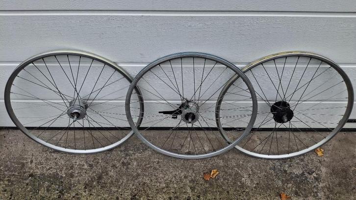 28" aluminium naafdynamo voorwiel SHIMANO fietswielen velo, Fietsen en Brommers, Fietsonderdelen, Zo goed als nieuw, Wiel, Ophalen