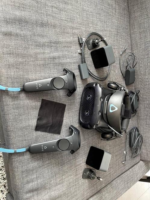 HTC Vive Cosmos Elite (headset voor virtuele realiteit), Games en Spelcomputers, Virtual Reality, Zo goed als nieuw, Pc, VR-bril