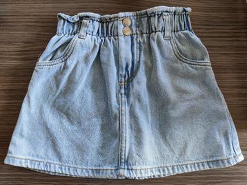 Jeansrok 104 beschikbaar voor biedingen
