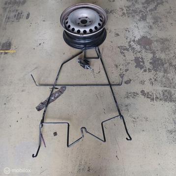 Bevestiging reservewiel Renault Kangoo 2 403009914r lankveld beschikbaar voor biedingen