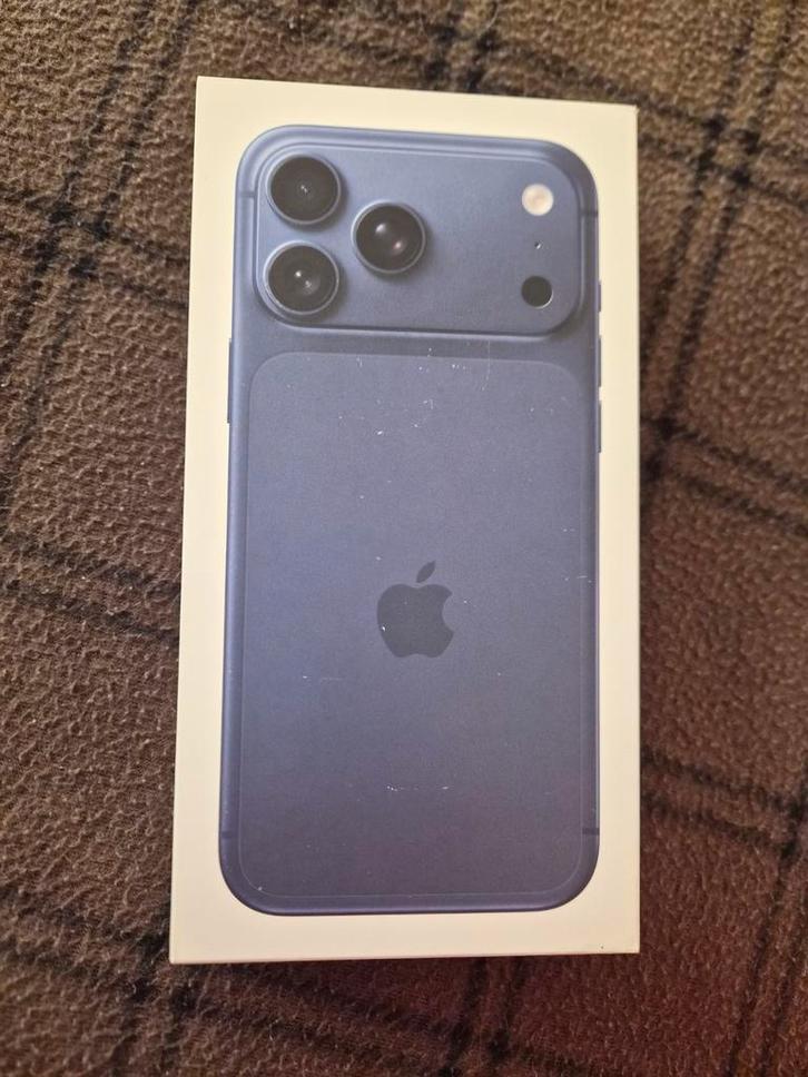 IPhone 17 PRO MAX 1To Bleu Toujours Scellé., Télécoms, Téléphonie mobile | Apple iPhone, Bleu, Enlèvement