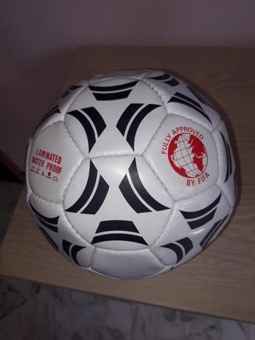 Nieuwe voetbal beschikbaar voor biedingen