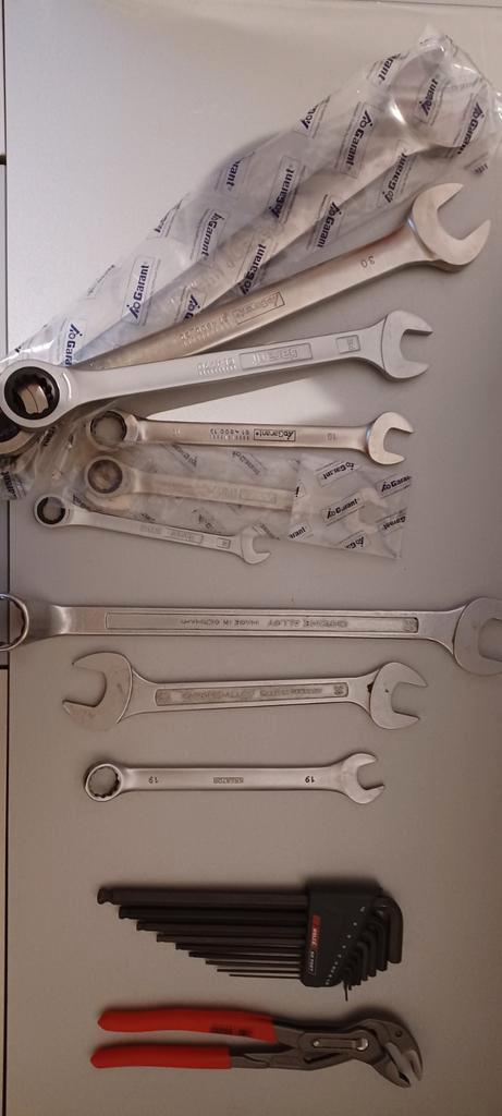 Nieuw handgereedschap set (sleutels, inbus en tang) __NEW_, Doe-het-zelf en Bouw, Gereedschap | Handgereedschap, Ophalen of Verzenden