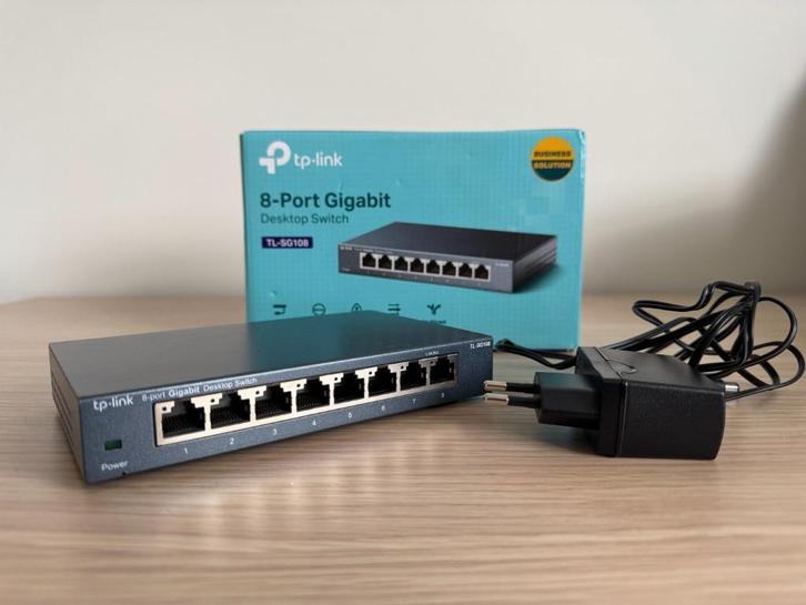 TP-Link TL-SG108 (8-Poorts Gigabit Switch), Computers en Software, Netwerk switches, Gebruikt, Ophalen of Verzenden