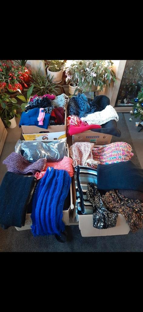 Sjaals , 1€/stuk of 80 € voor 120 stuks, Kleding | Dames, Dames-kledingpakketten, Zo goed als nieuw, Ophalen of Verzenden
