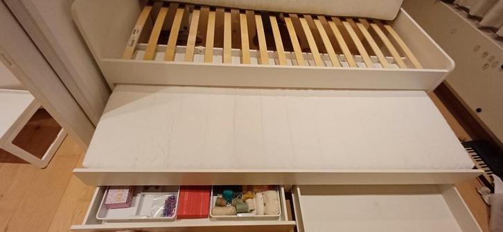 Ikea slakt uitschuifbaar bed 90x200cm met 2  matrassen, Huis en Inrichting, Slaapkamer | Bedden, Zo goed als nieuw, Tweepersoons