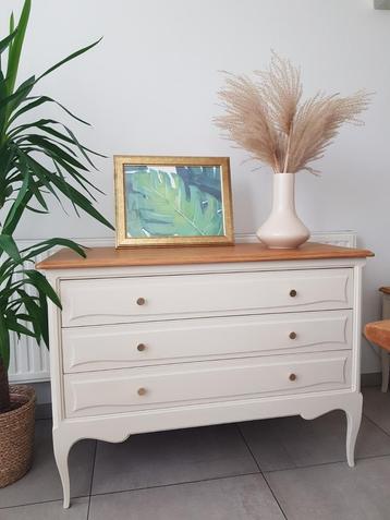 Commode  beschikbaar voor biedingen