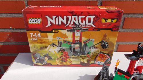 LEGO 2254 Ninjago Bergtempel Mountain Shrine, kaarten,doos,b, Kinderen en Baby's, Speelgoed | Duplo en Lego, Zo goed als nieuw