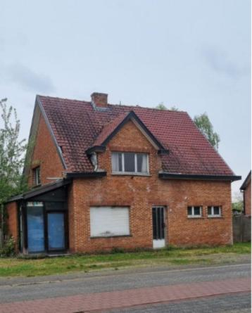 Bouwgrond te koop met af te breken woning 10 are Heultje
