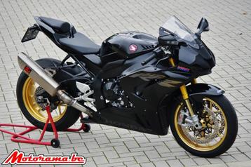 Honda CBR1000RR-R SP Fireblade - 2024 - 5000 km @Motorama beschikbaar voor biedingen