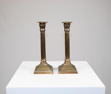 2 bronzen kandelaars, 19de eeuw beschikbaar voor biedingen