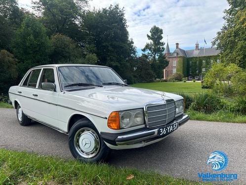 Mercedes-Benz 300 W123   300D diesel 1976 wit nieuwe APK, Auto's, Mercedes-Benz, Bedrijf, 300-Serie, Radio, Diesel, Berline, Handgeschakeld