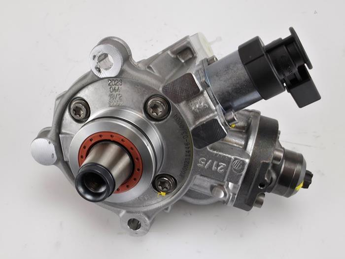 Pompe diesel d'un Mercedes E-Klasse, Autos : Pièces & Accessoires, Systèmes à carburant, Mercedes-Benz, Utilisé, 3 mois de garantie