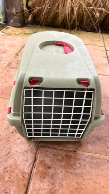 Katte kist kattenbak reiskoffer kat beschikbaar voor biedingen