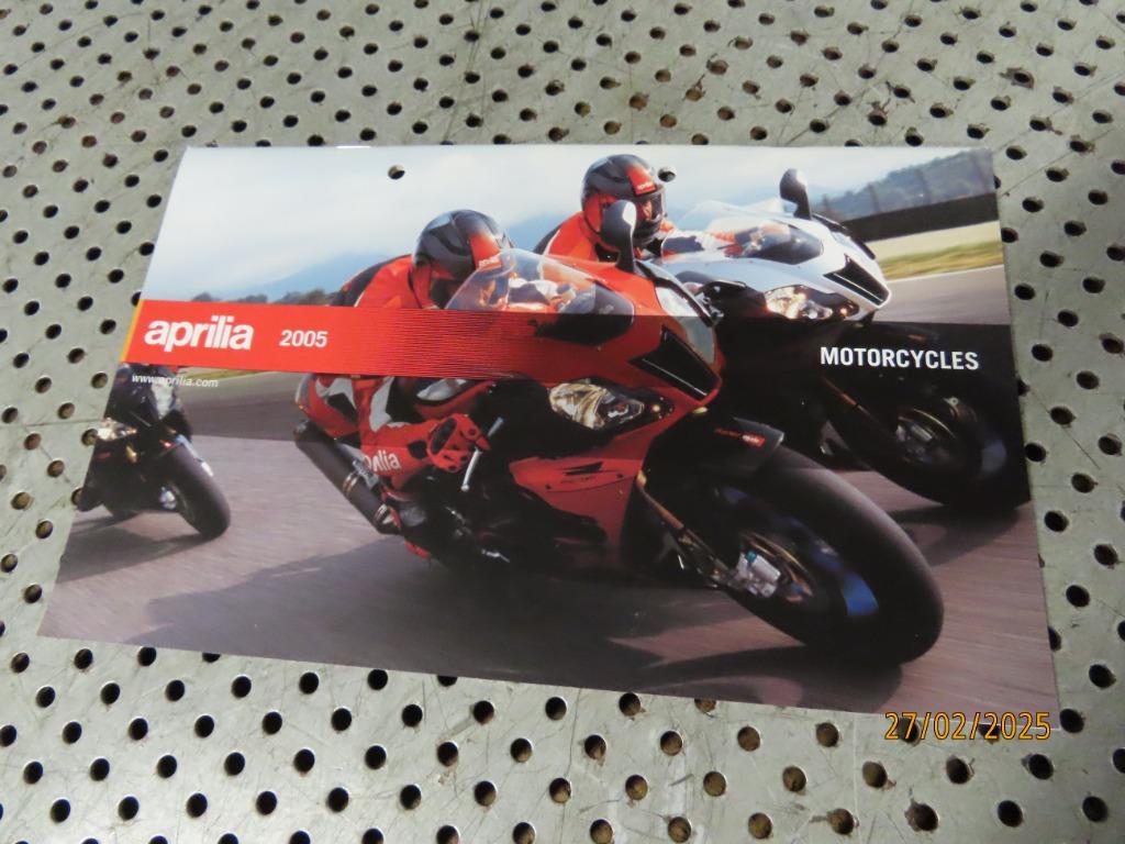 Aprilia 2005 modellen kleurenfolder Reclame o.a. RSV - Tuono, Boeken, Motoren, Gelezen, Merk of Model, Ophalen of Verzenden