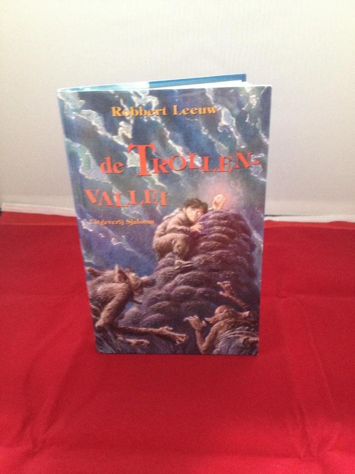 Fantasy boek De trollenvallei ( Sjaloom ) Robbert Leeuw 9+, Boeken, Kinderboeken | Jeugd | 10 tot 12 jaar, Zo goed als nieuw, Ophalen of Verzenden
