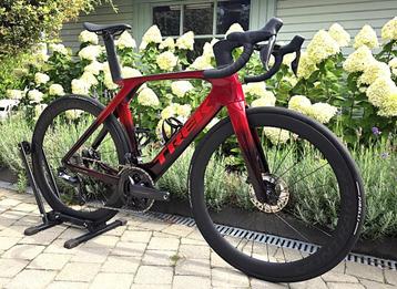 Trek Madone SLR7 Gen 7 Ultegra DI2 12sp. + Carbon Wheels beschikbaar voor biedingen