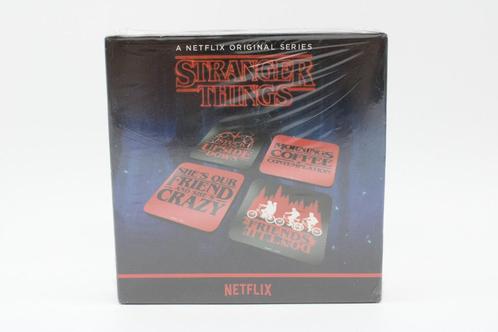 Coaster Set - 4 Coasters - Stranger Things, Verzamelen, Film en Tv, Nieuw, Tv, Gebruiksvoorwerp, Ophalen of Verzenden