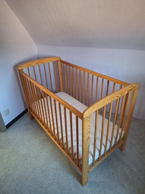 babybedjes met matras, Kinderen en Baby's, Kinderkamer | Bedden, Gebruikt, Minder dan 140 cm, Minder dan 70 cm, Lattenbodem, Matras