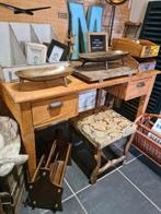 Ancien bureau en pin complètement sablé, Antiquités & Art, Antiquités | Meubles | Tables, Enlèvement