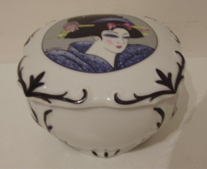Porselein doos decor >>> Geisha <<< APILCO FRANCE - gemerkt, Antiek en Kunst, Antiek | Porselein, Ophalen