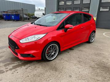 Ford Fiesta st 134 kw rood full extra slechts 78000 kw beschikbaar voor biedingen