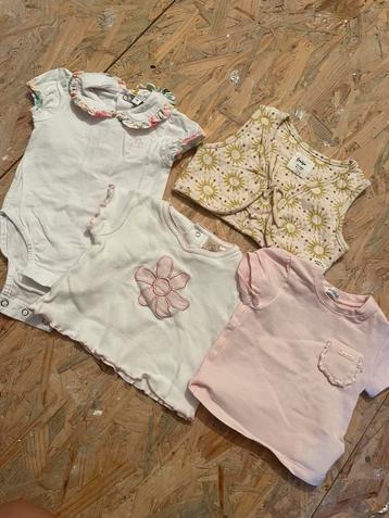 Baby kledij meisjes beschikbaar voor biedingen