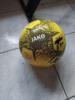 Jako voetbal gesigneerd door spelers van voetbalclub Lierse, Sport en Fitness, Voetbal, Ophalen, Nieuw