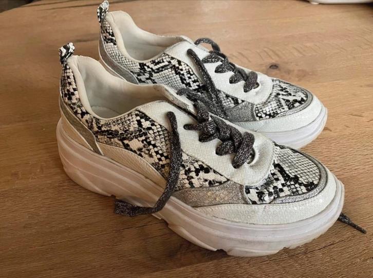 Sneakers maat 41, Kleding | Dames, Schoenen, Zo goed als nieuw, Sneakers, Wit, Ophalen of Verzenden