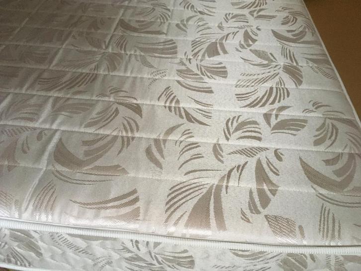 2 Matrassen 160x200cm, Huis en Inrichting, Slaapkamer | Matrassen en Bedbodems, Matras, Ophalen