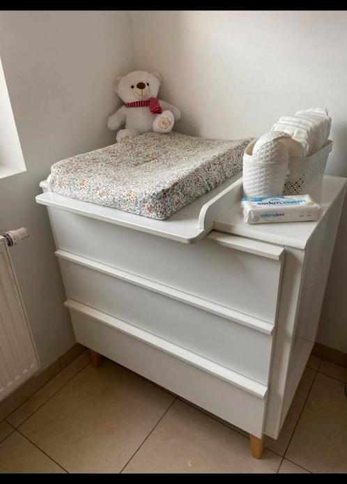 Ladekast + aankleedkussen + aankleedkussenhoes, Kinderen en Baby's, Kinderkamer | Commodes en Kasten, Zo goed als nieuw, Commode