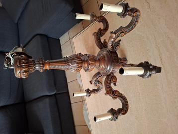 Lustre ancien en bois sculpté – 6 bras  beschikbaar voor biedingen